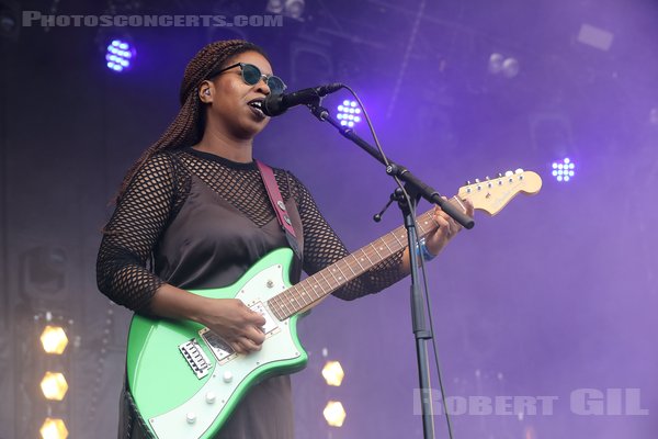 BIG JOANIE - 2022-08-20 - SAINT MALO - Fort de St Pere - Scene des Remparts - 